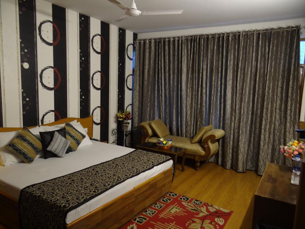Hotel Natraj Manali Dharamshala Værelse billede