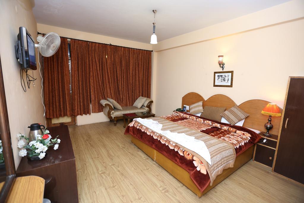 Hotel Natraj Manali Dharamshala Værelse billede