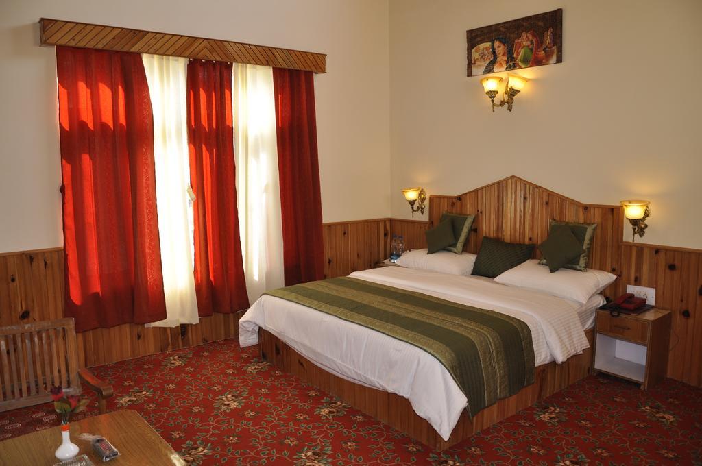 Hotel Natraj Manali Dharamshala Værelse billede