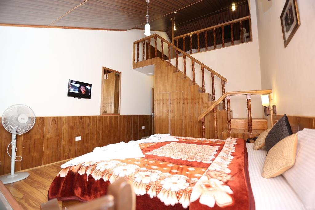 Hotel Natraj Manali Dharamshala Værelse billede
