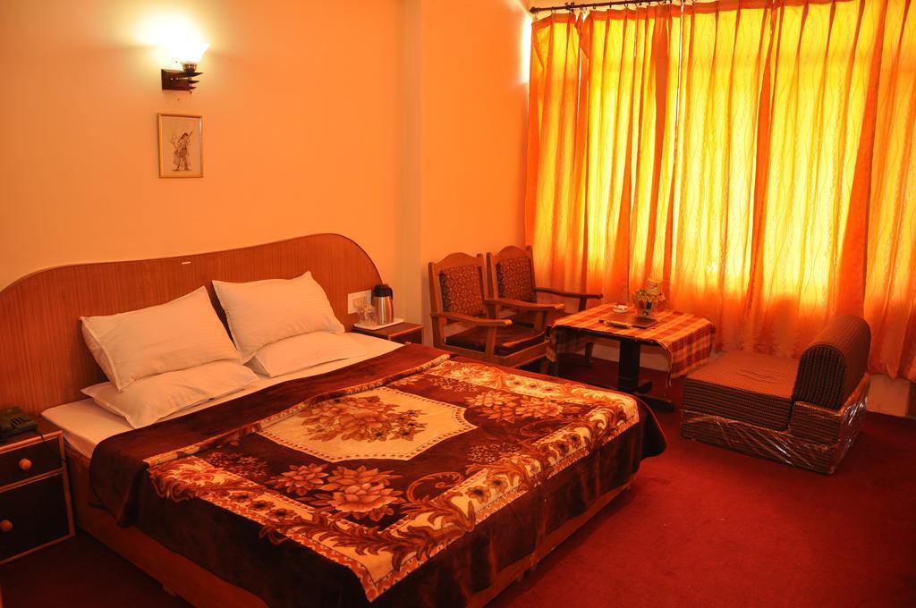Hotel Natraj Manali Dharamshala Værelse billede